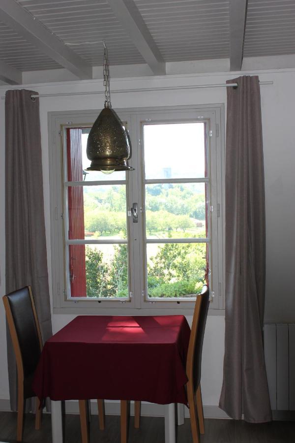 Castel Rouge Hotel Luzech Exterior photo