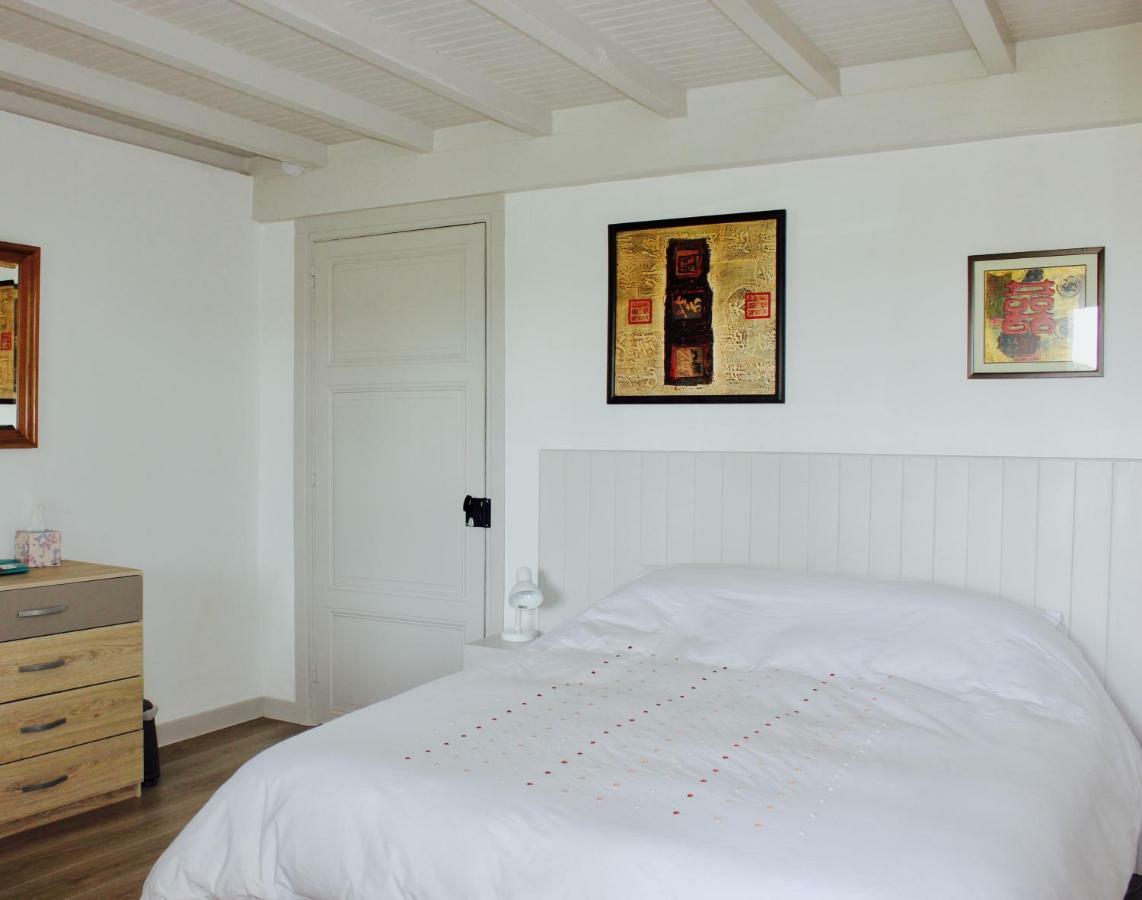 Castel Rouge Hotel Luzech Exterior photo